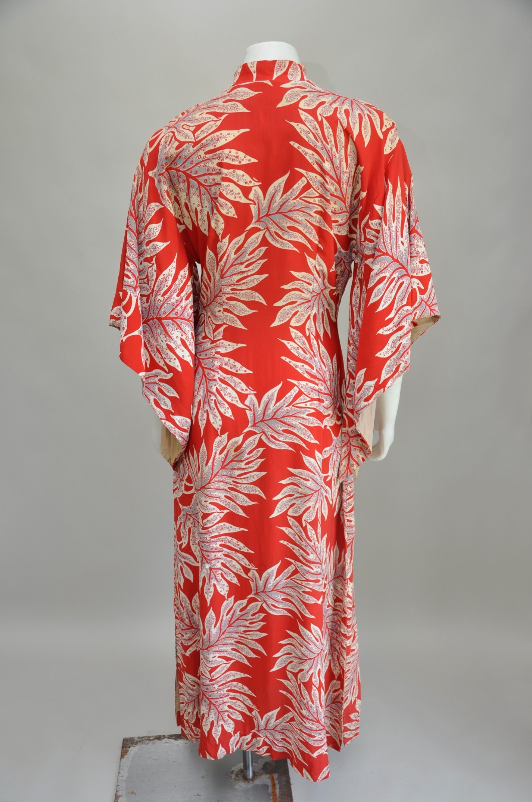 Vintage 1940s Red Tropical Print Rayon Hawaiian Pake Muu Dress Tiki Party Via S