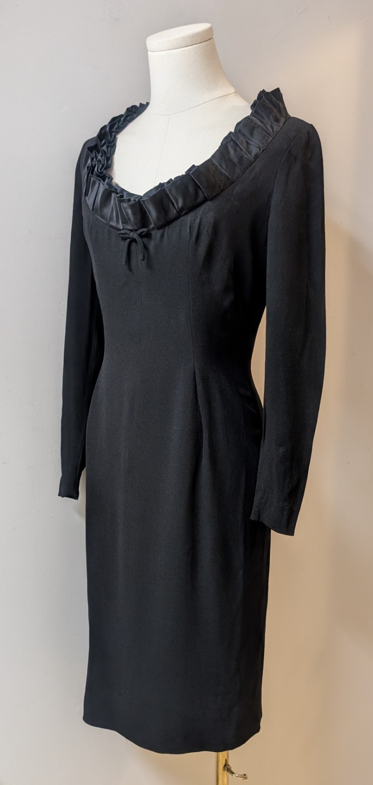 Vintage 60’s Sydney North Black Rayon Crepe Femme Fatale Dress Zipper Sleeves S