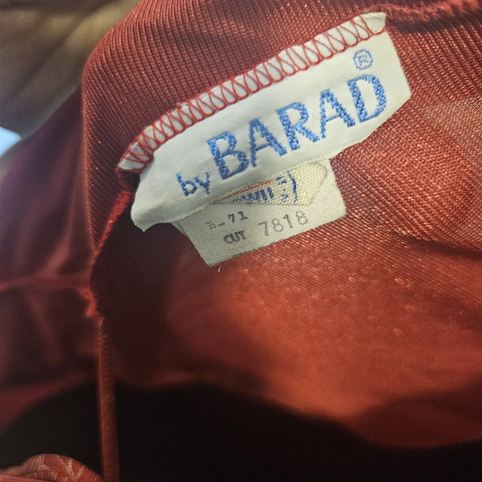 Tom Bezduda 1970s BARAD & CO Vintage Robe Burgandy Floral Ivory Border USA Made