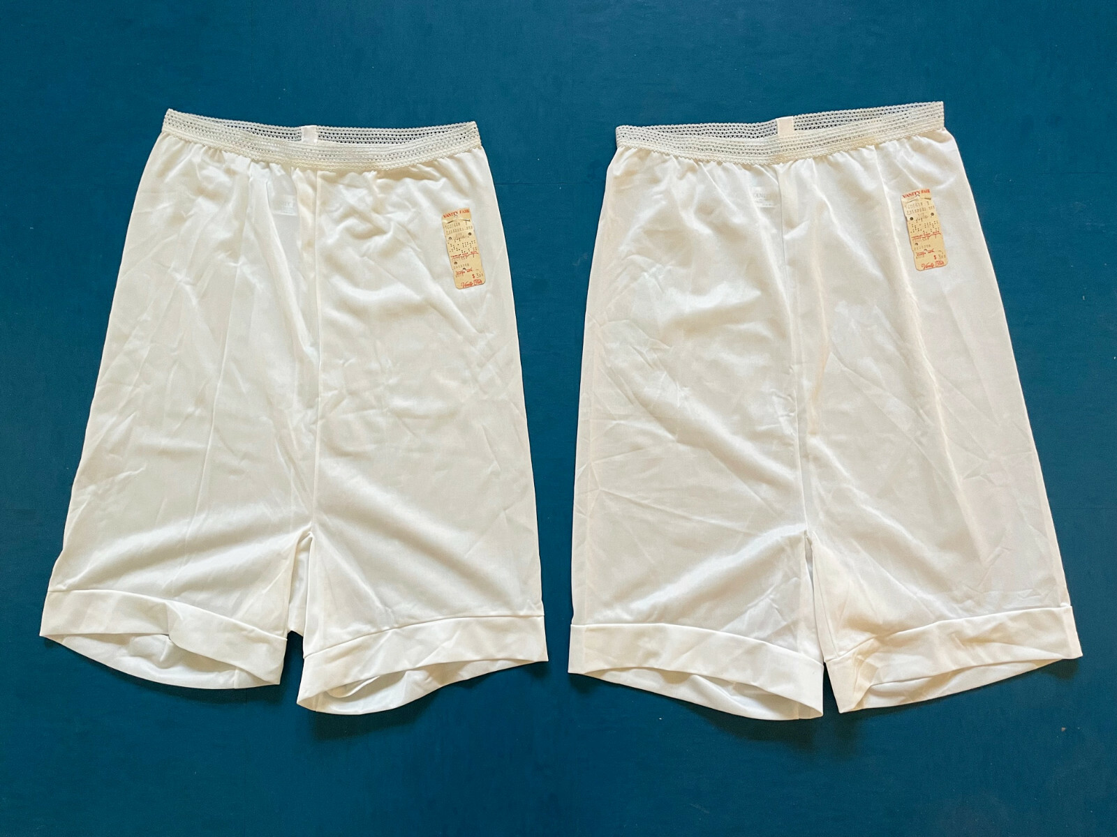 VANITY FAIR Vintage NWT “Tite Panties” White “Pechglo” Poly/Nylon Sz 7 SET of 2