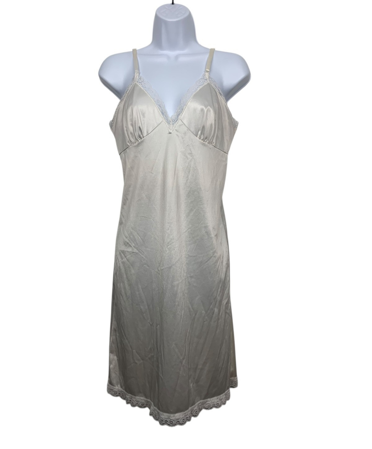 VTG Sliperfection Women size 34 Ivory Lace Slip Adjustable Straps 70’s USA Made