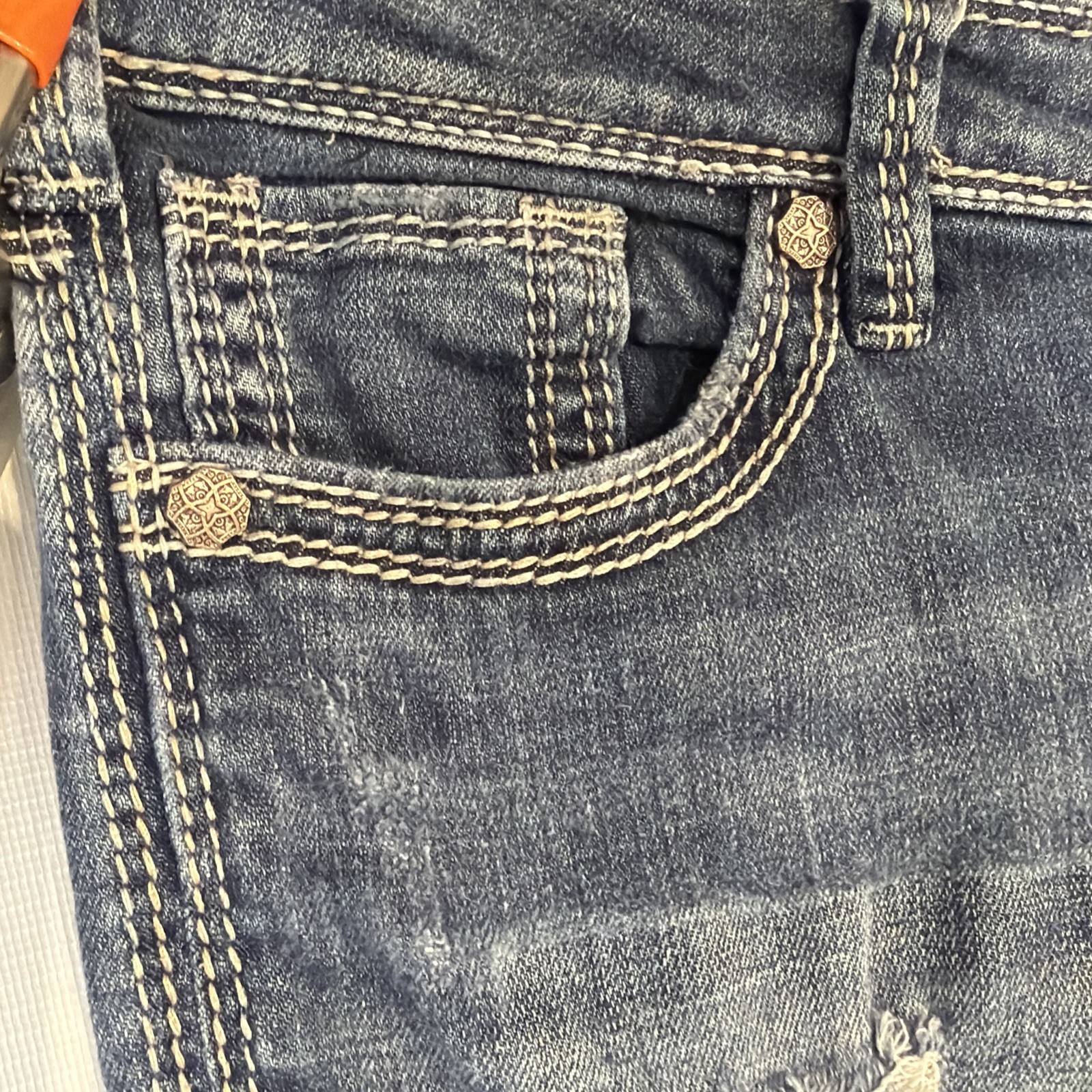 Vintage Silver Jeans Co. Aiko Straight Women’s 33×32 Distressed Blue Denim