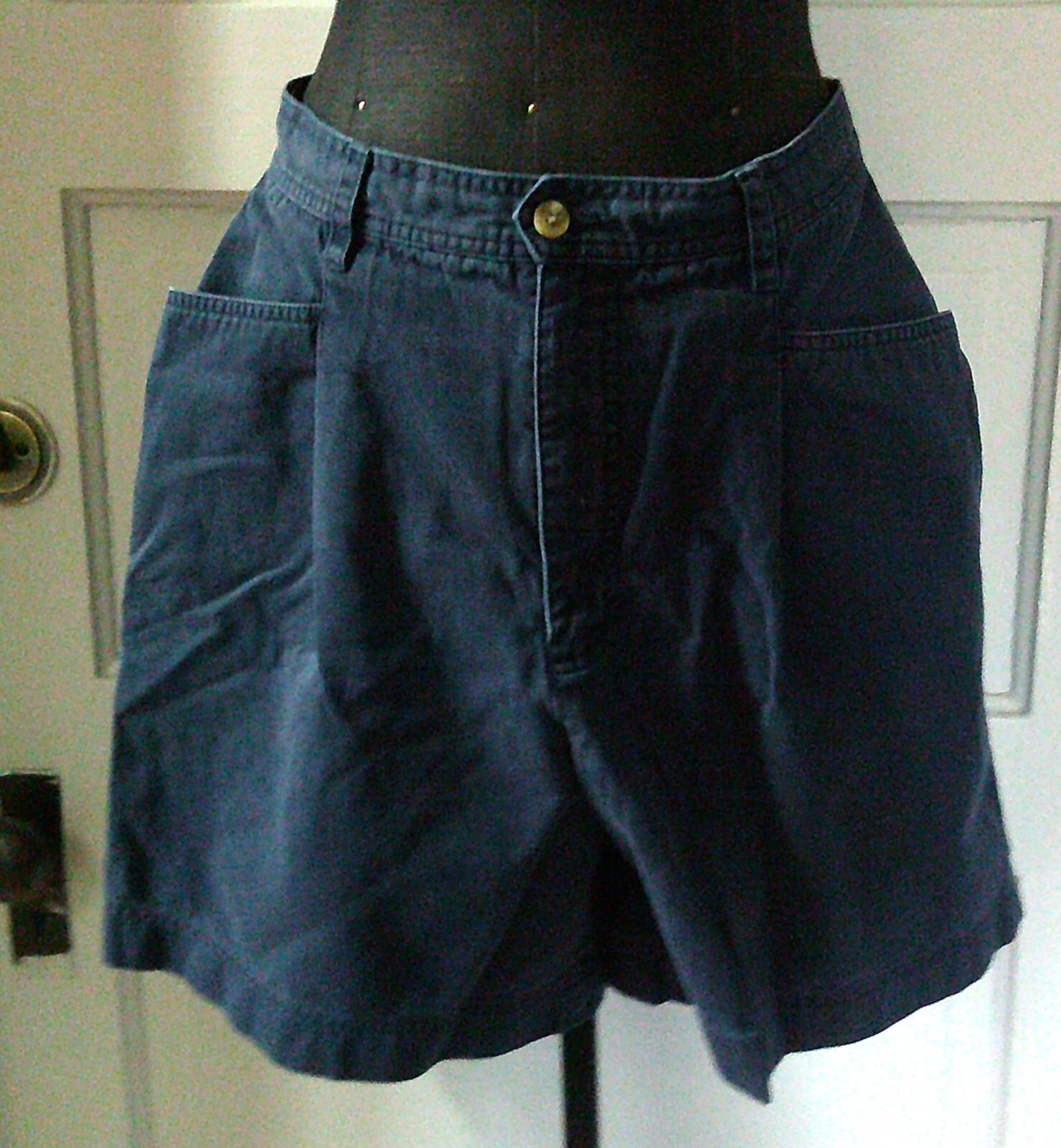 EDDIE BAUER Vintage 1 Pleat Navy Blue 90’s Mom Shorts 12 LAST TIME