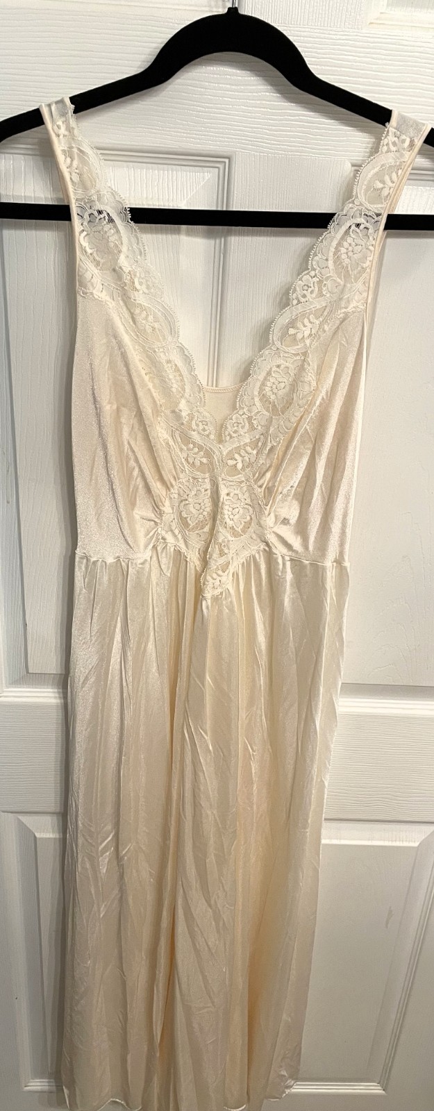 VTG OLGA Full Sweep IVORY Nylon NIGHTGOWN Bridal 98280 STRETCH XL