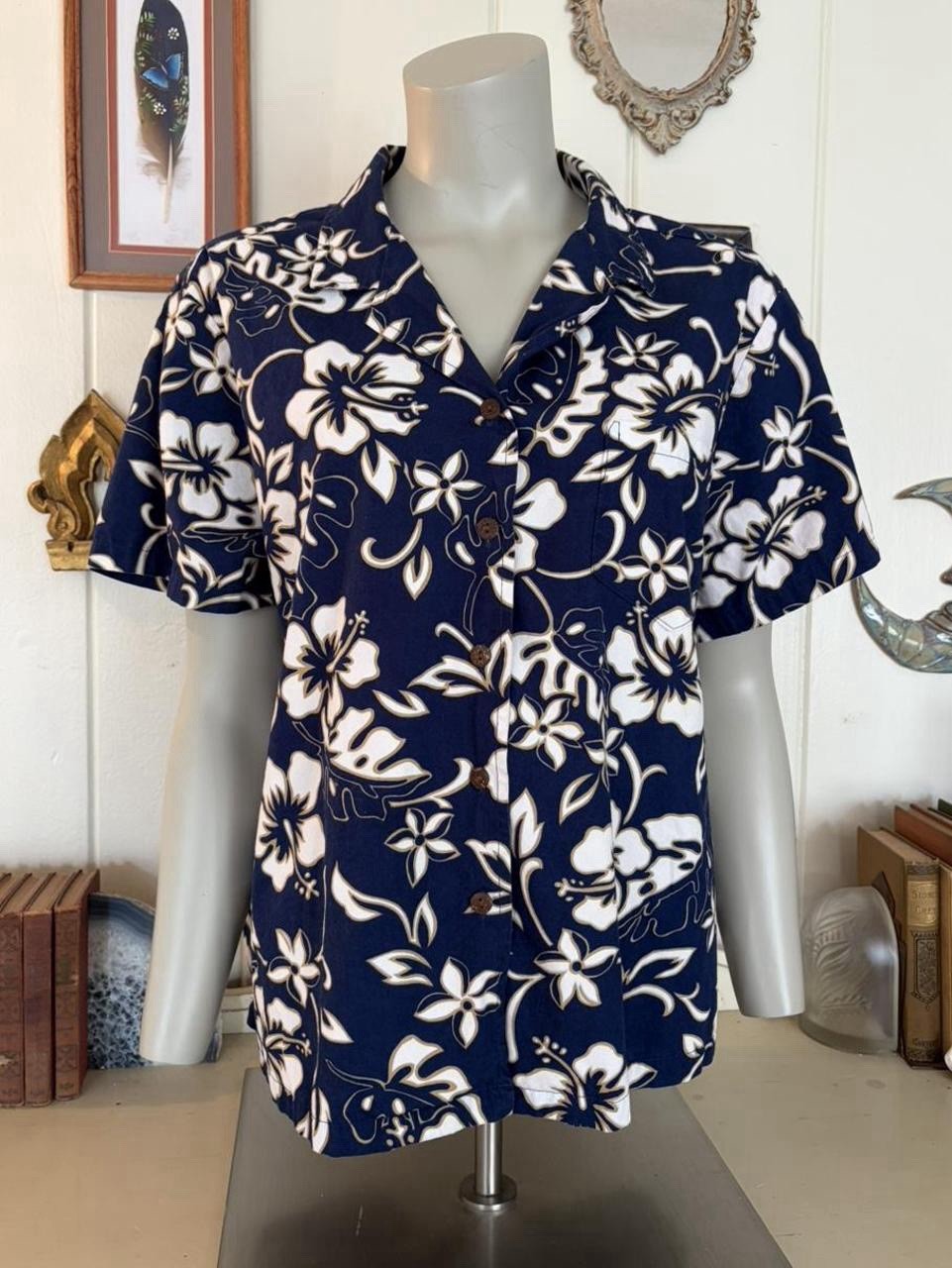 VTG Hilo Hattie Women’s Hawaiian Floral Hibiscus Short Sleeve Button-Up Shirt XL