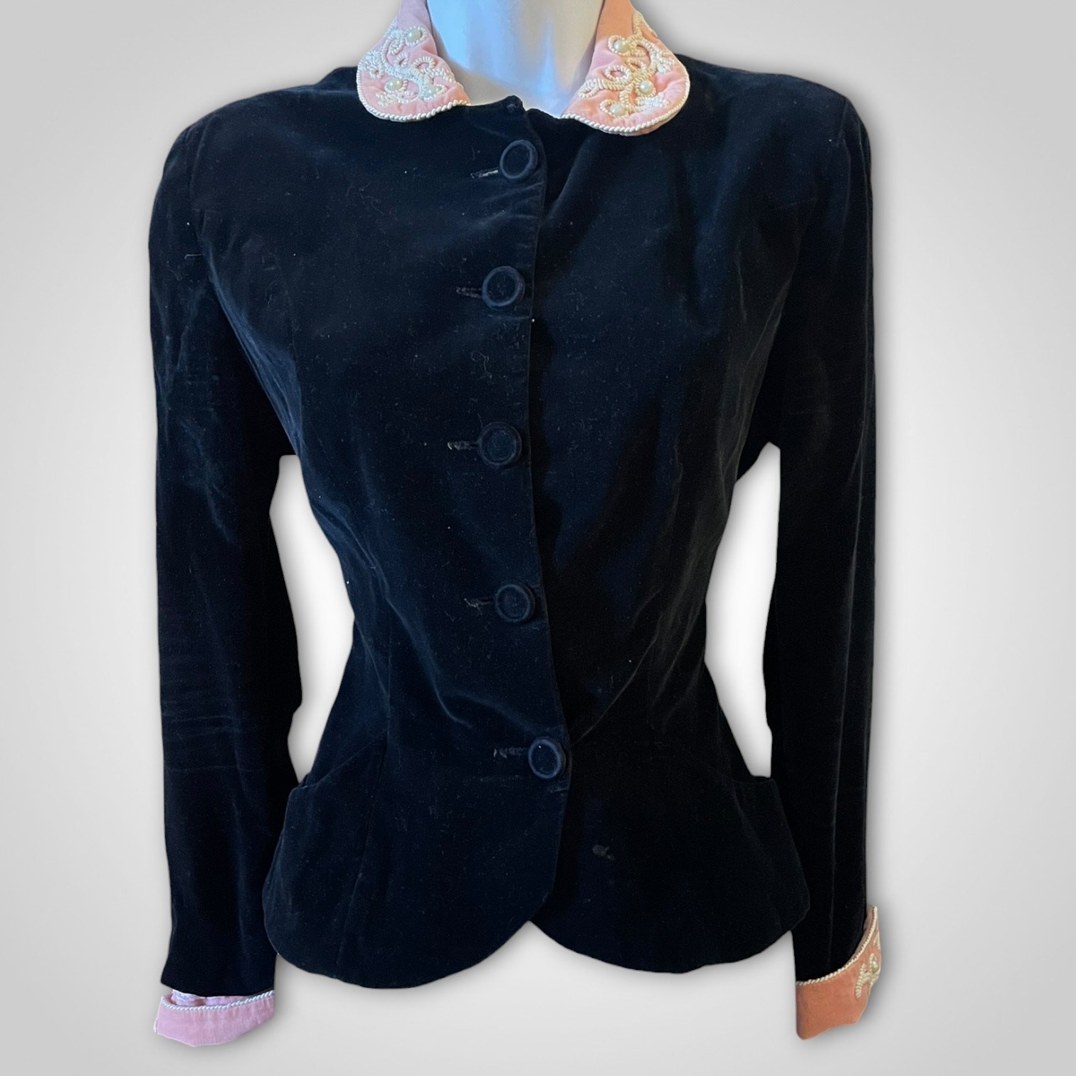 1940s Junior House Milwaukee Black Velvet Jacket Peach Embroidered Collar