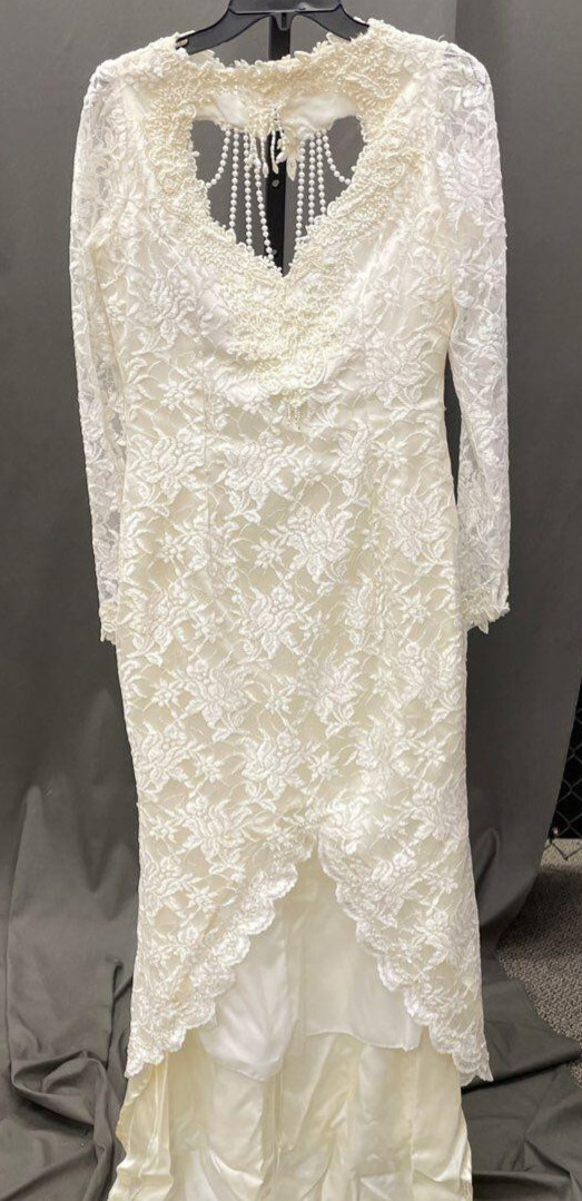 Off White Long Sleeve Lace Sheath Wedding Dress with Pearl Embellishments Sm-Med