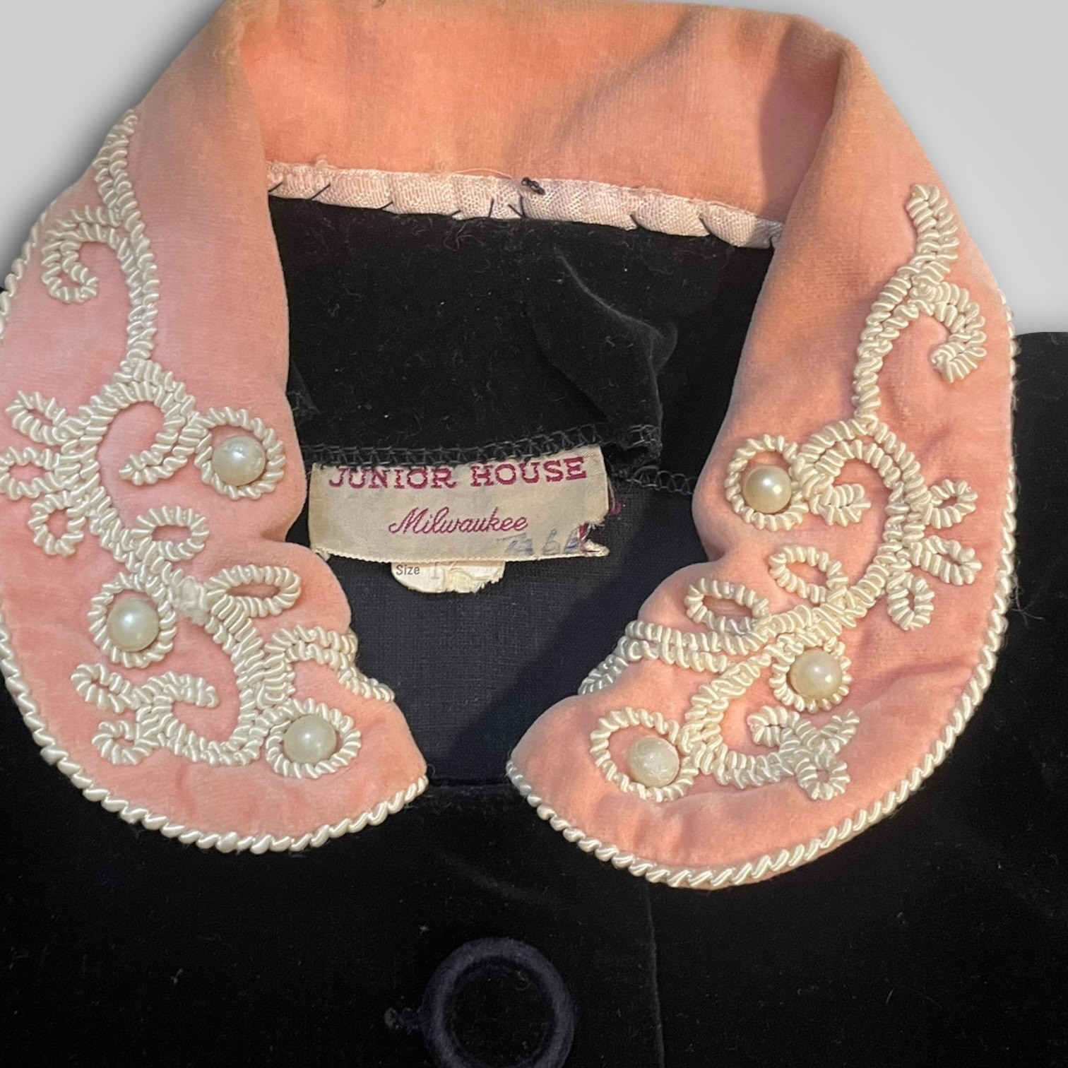 1940s Junior House Milwaukee Black Velvet Jacket Peach Embroidered Collar