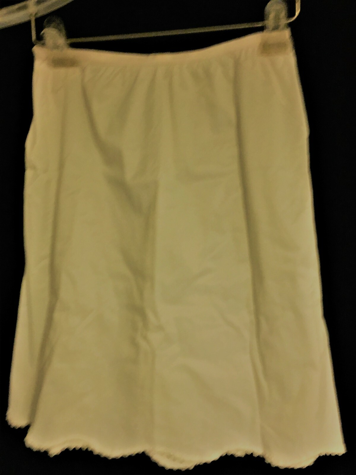 Vtg Vanity Fair Ivory 1/2 Slip 40’s-50’s Slit Antron III STIFF TYPE M Free Ship