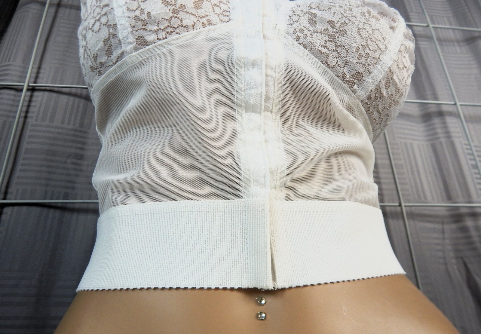 KDT FASHIONS, INC. Fully Front Close Longline Posture Wireless White 40B Bra