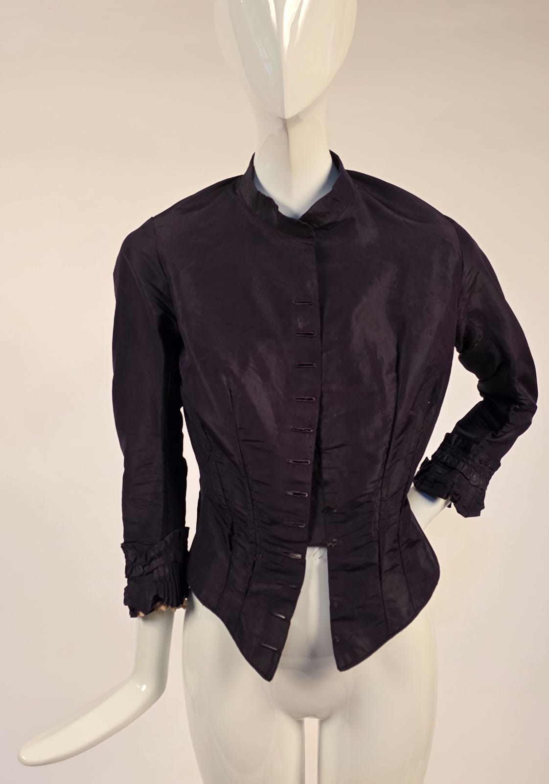 VICTORIAN 19TH C PURPLE PLUM SILK BUSTLE BACK JACKET W RUCHED CUFFS
