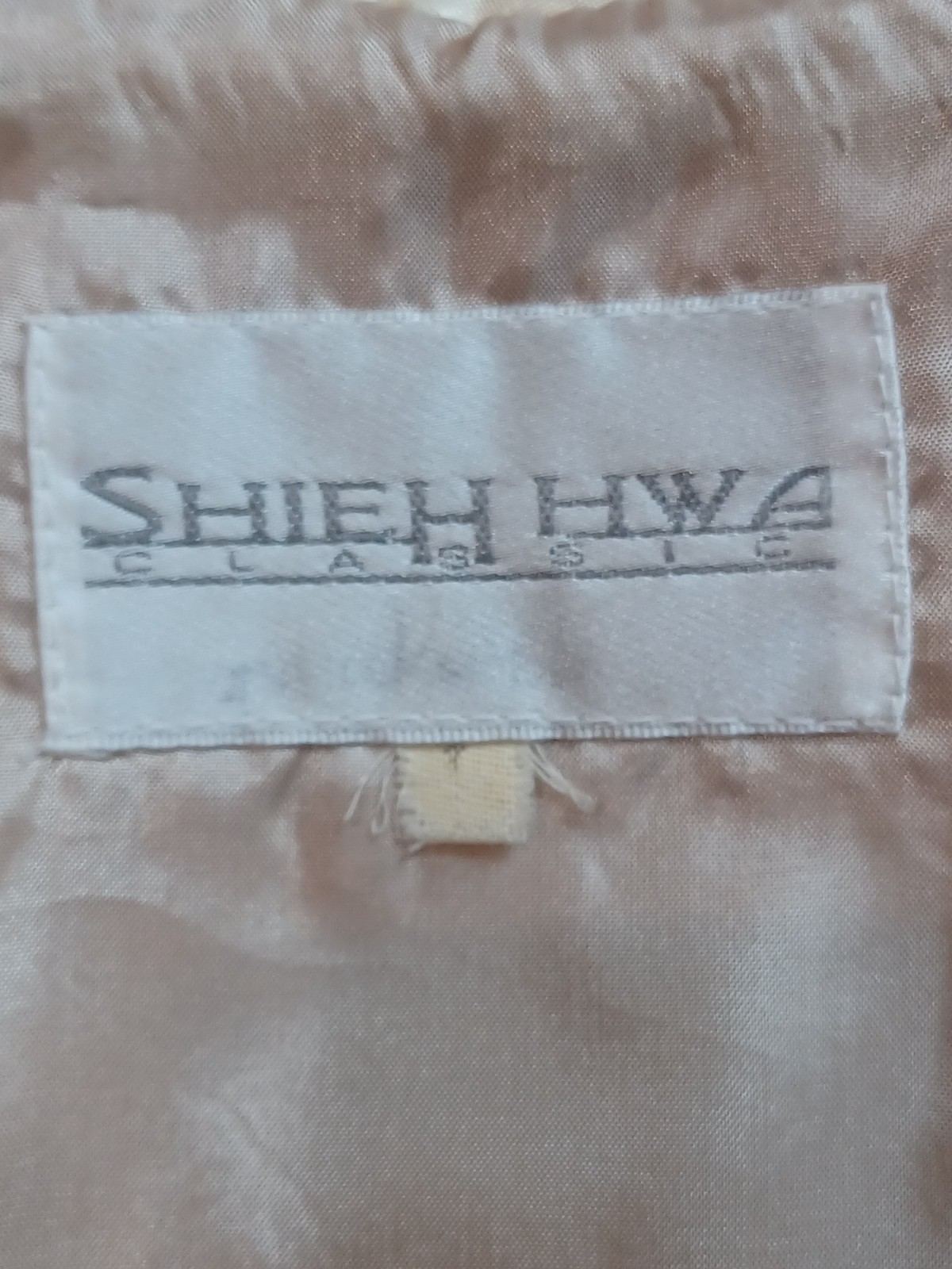 Vintage 1980s/1990s Shieh Hwa Classics Chinese Satiny Champagne Embroidered Vest