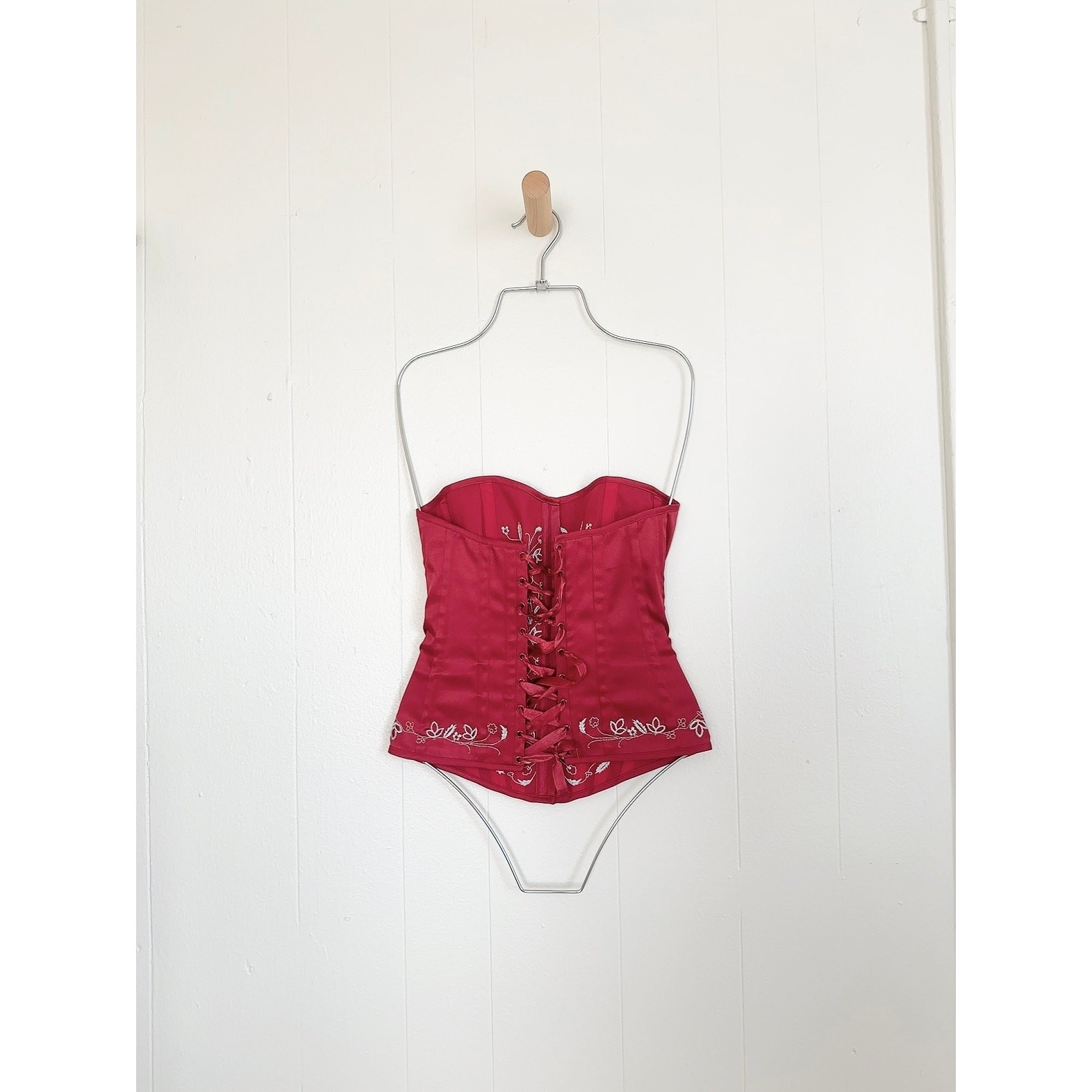 Vintage Charlotte Russe Y2K Red Silver Embroidered Boned Corset Top Size S