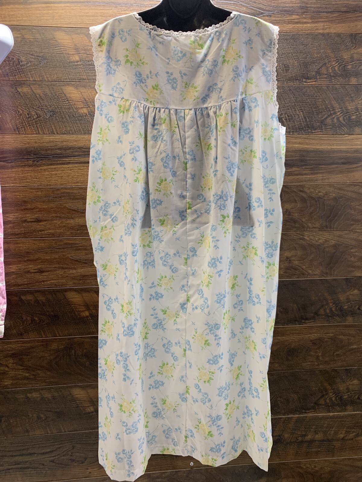 Carole Night Gown Women’s XXXL Floral Print Lounger Lightweight Grannycore Smock