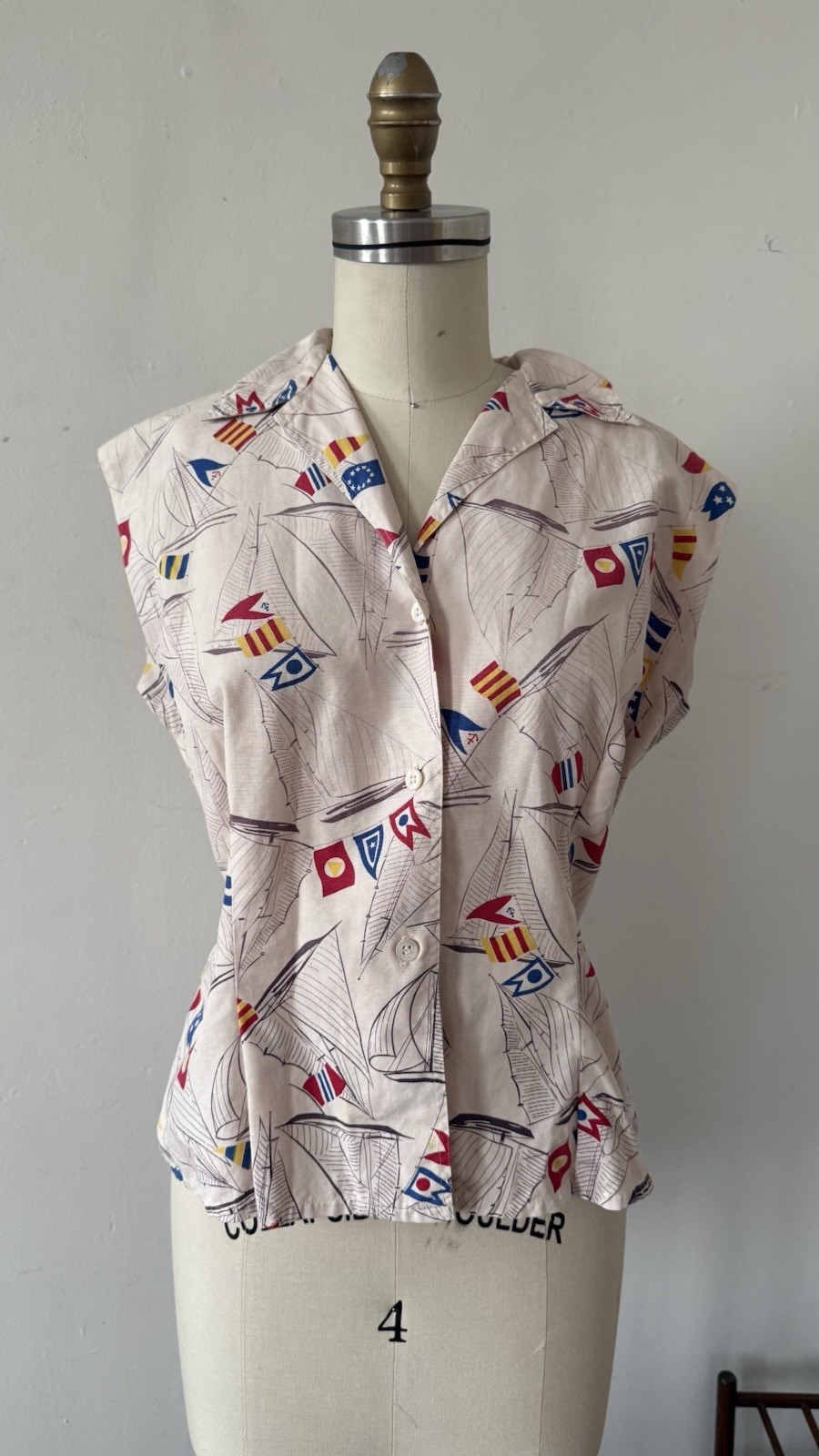 1940s 50s Sailboat Novelty Print Sailcloth Cotton Sportswear Blouse Fitted M/L