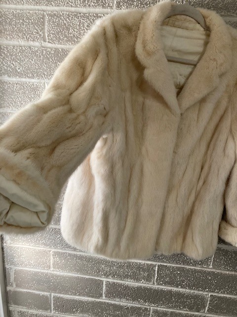 Beautiful never been worn Classic Style White Mink Jacket Circa 1985 Size 10-12