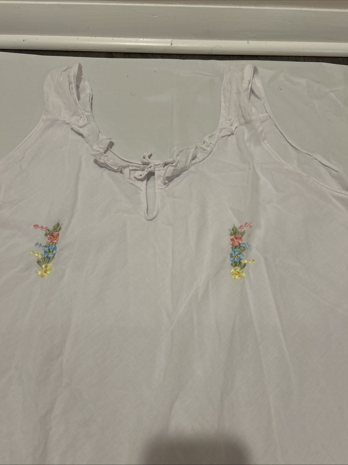 Vintage Style White Nightgown W/ Pastel Floral Embroidery Design Women’s Size 52