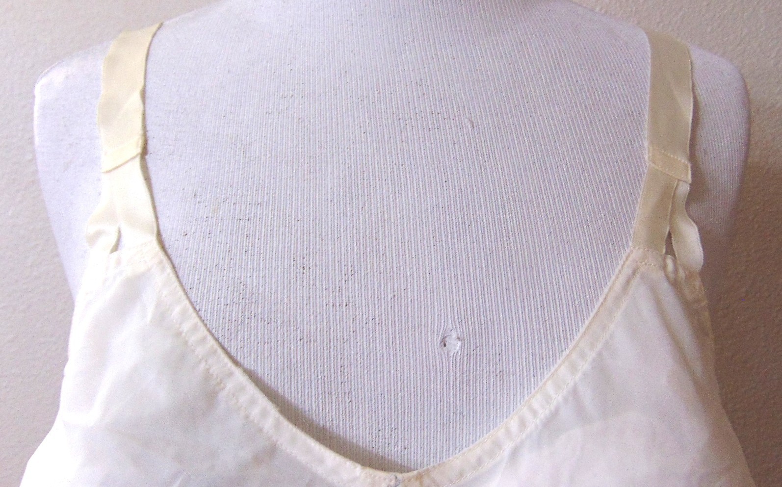 Vtg 1940-50s Pointy Bullet Torpedo 1/2 Circle Pinup Formfit Bustier 42C w/Garter