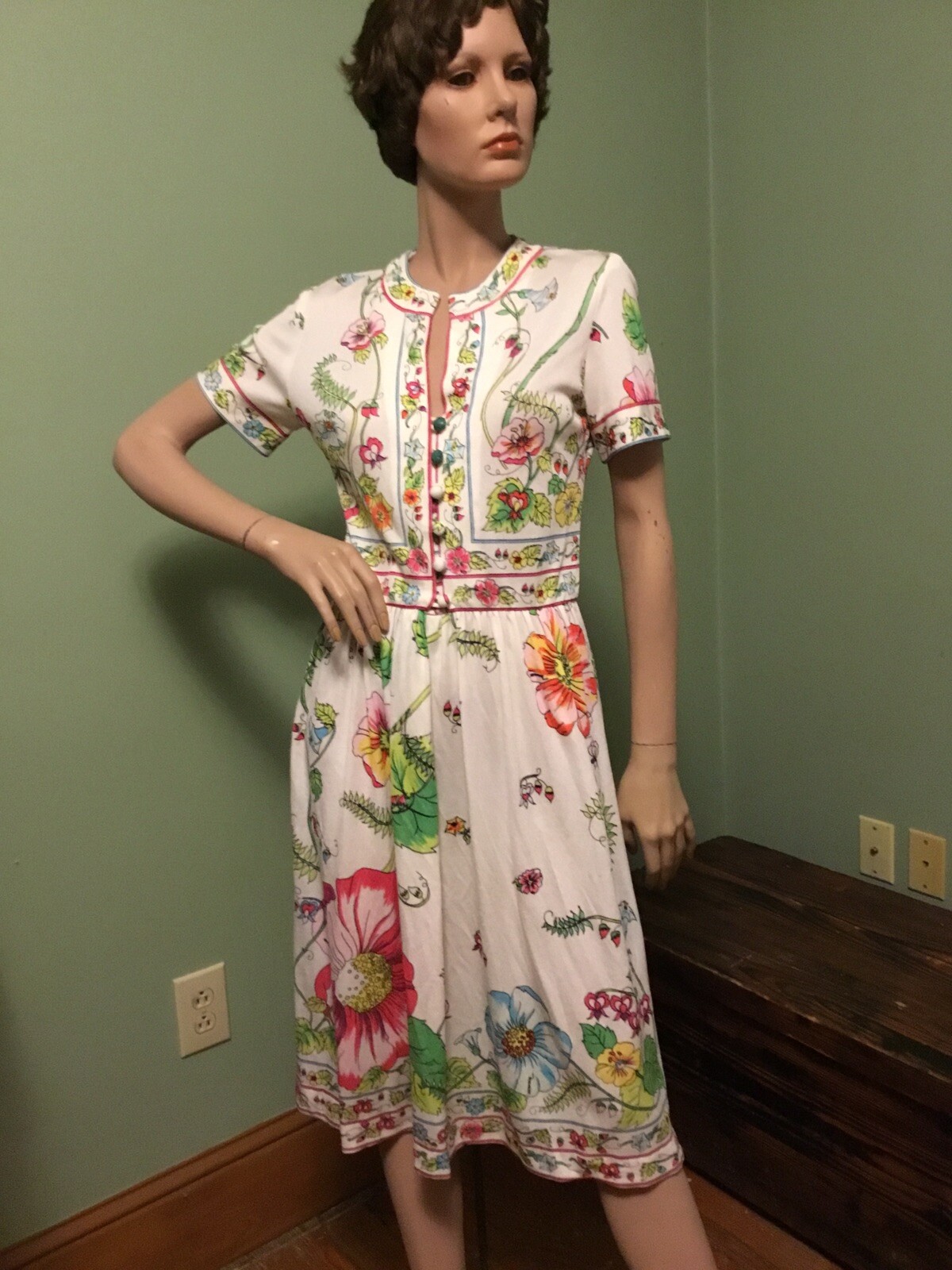 Vintage 1970s Maurice ￼by C. Rizza White Multi Floral Nylon Fit & Flare Dress