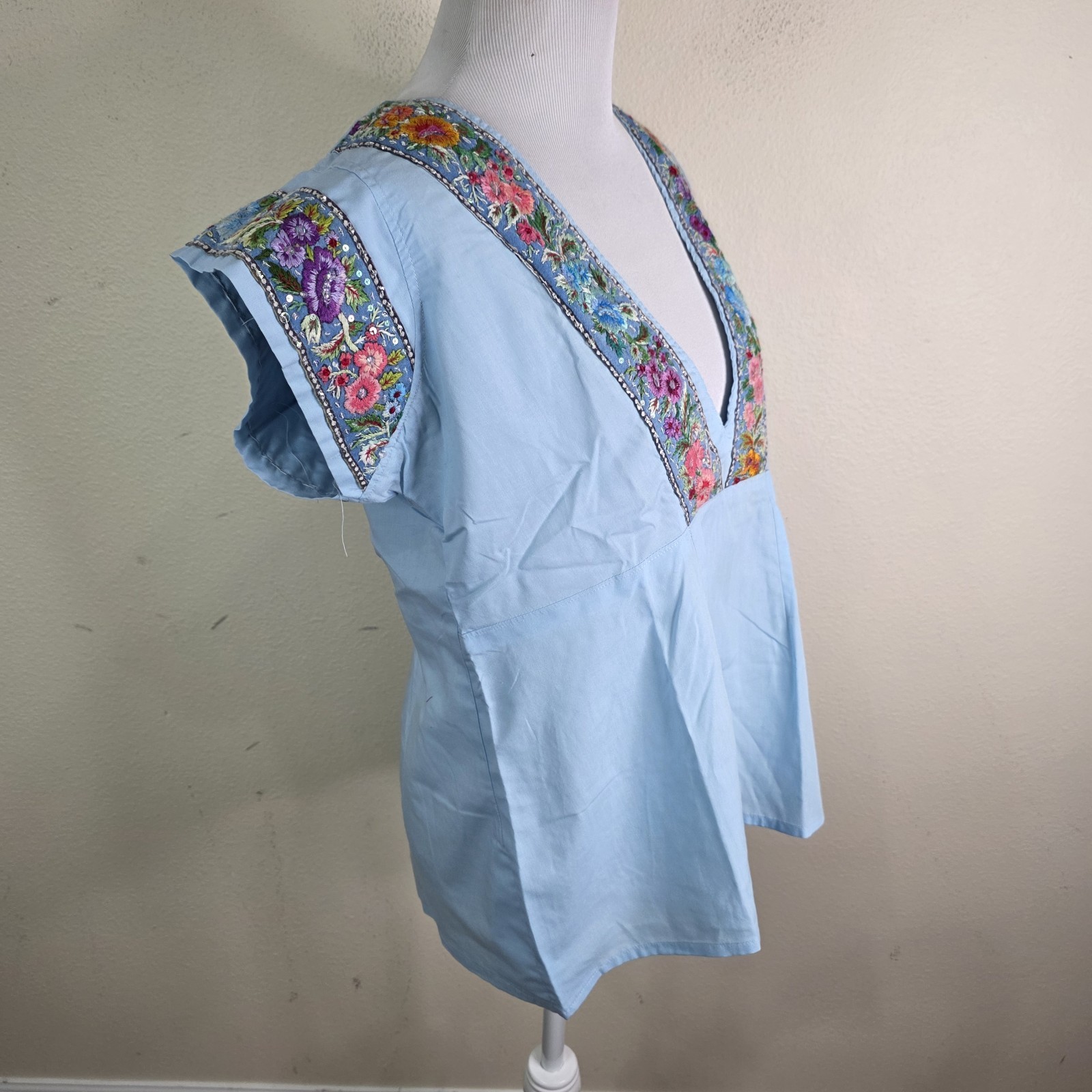 Vintage 1970’s Women’s Embroidered Handmade V neck Shirt Blouse Size M/L Peasant