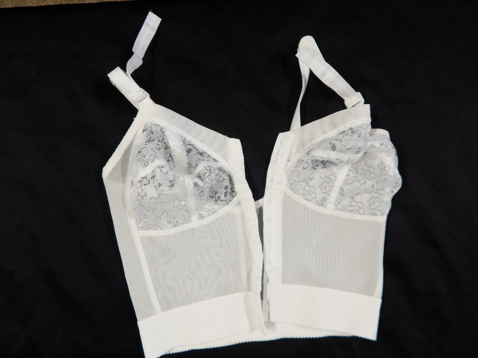 KDT FASHIONS, INC. Fully Front Close Longline Posture Wireless White 40B Bra