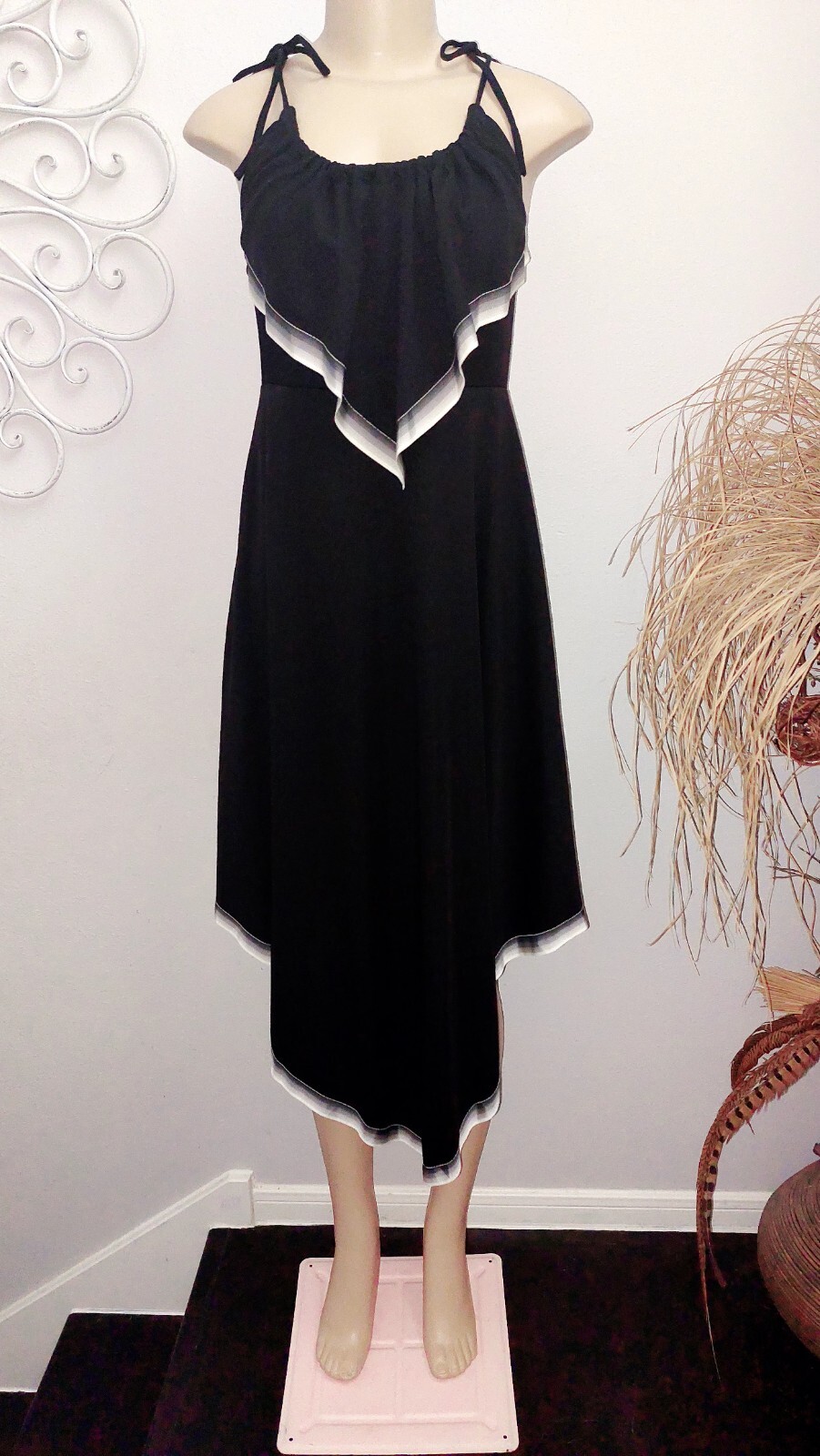 Melissa Lane Original Vintage 70’s Mod Goth Black White hankerchief Hem Dress