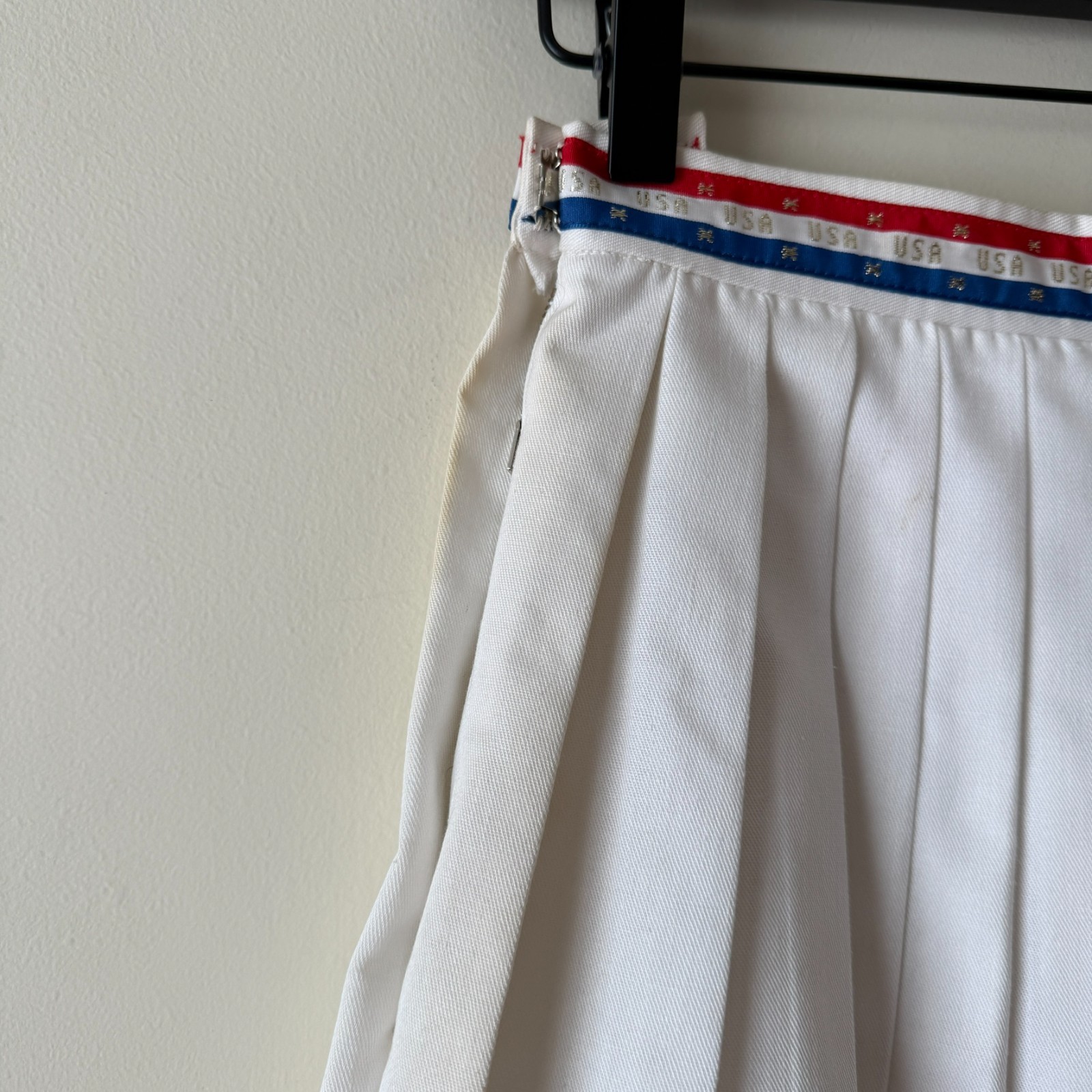 Patriotic Vintage USA White tennis mini skirt Red white and blue trim xs. 24″